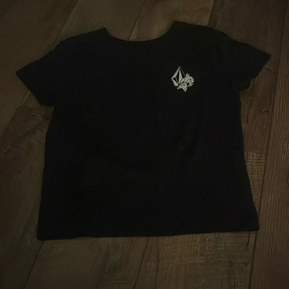 Cute cropped tee never worn